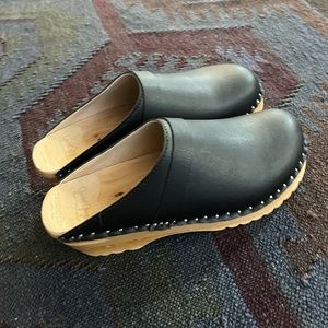 DA VINCI vegan clogs | BLACK by Good Guys Don’t Wear Leather NWOT